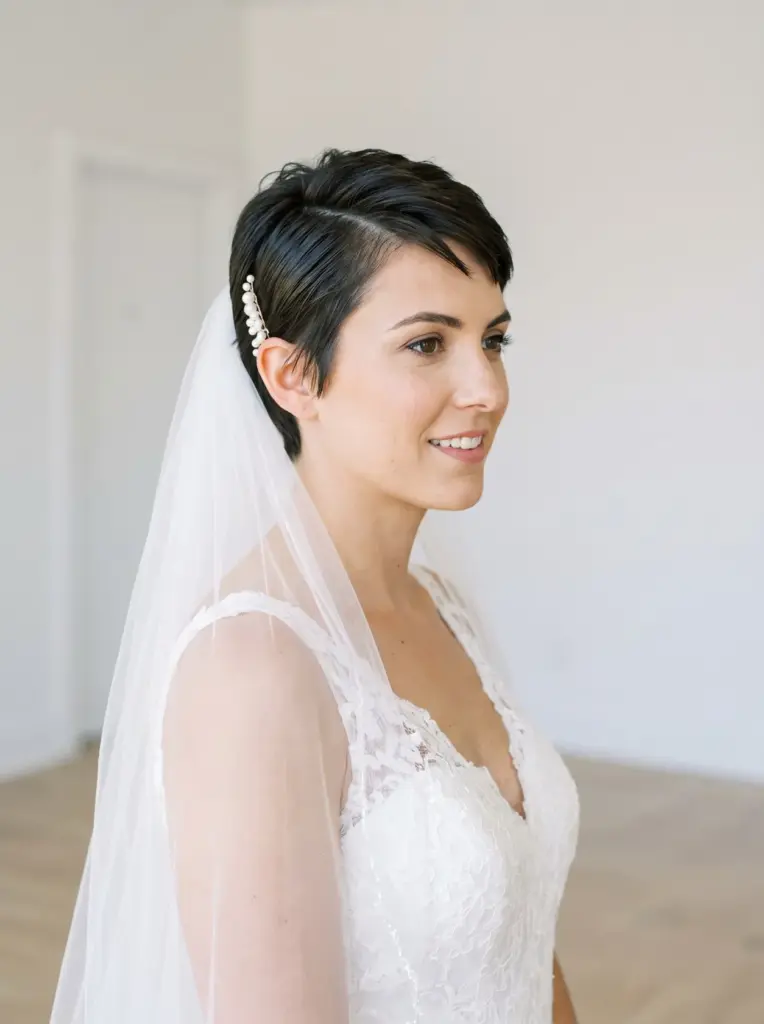 Elegant Veil Tuck For Pixies